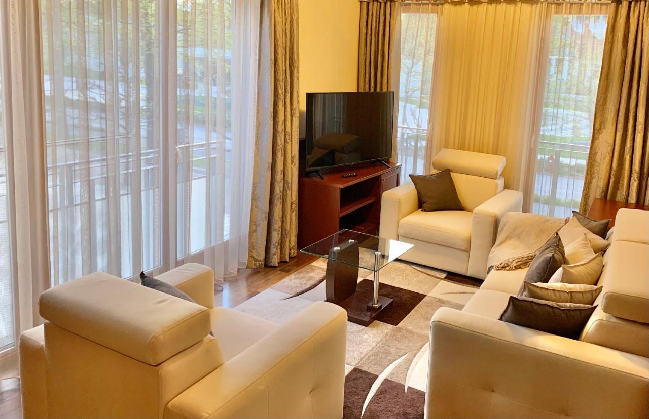 A01 Setany-Silverine Apartmanhaz-Orzoett Parkoloval Balatonfüred Dış mekan fotoğraf